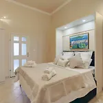 Apartment The Beachfront Old Town