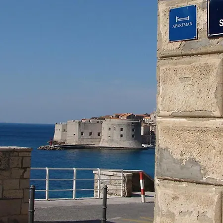 The Beachfront Old Town Apartment Dubrovnik