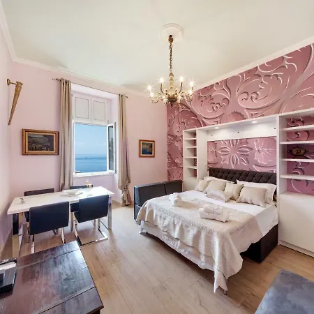 The Beachfront Old Town Apartment