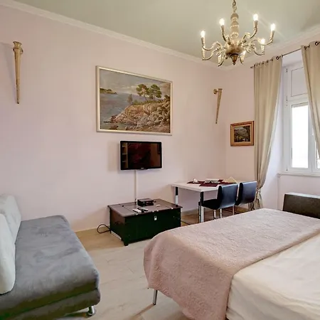 The Beachfront Old Town Apartment