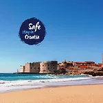 The Beachfront Old Town Apartman