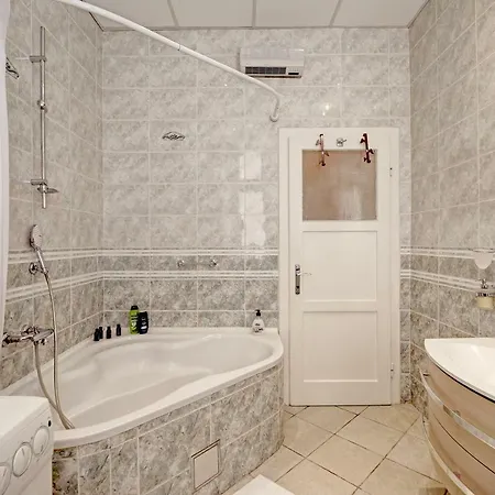 Apartman The Beachfront Old Town