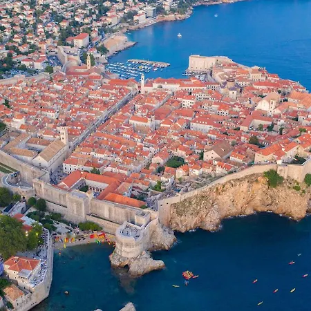 The Beachfront Old Town Apartamento *