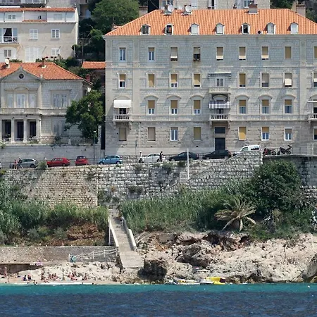 The Beachfront Old Town Apartamento